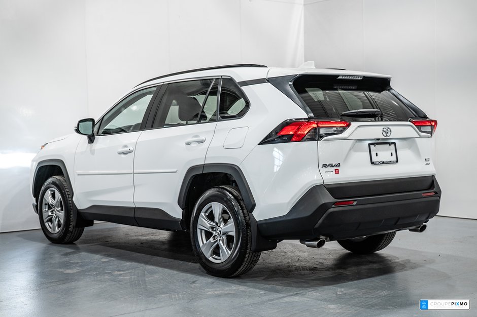 2023 Toyota RAV4 XLE / AWD / TOIT / MAGS / CAMÉRA+++-7