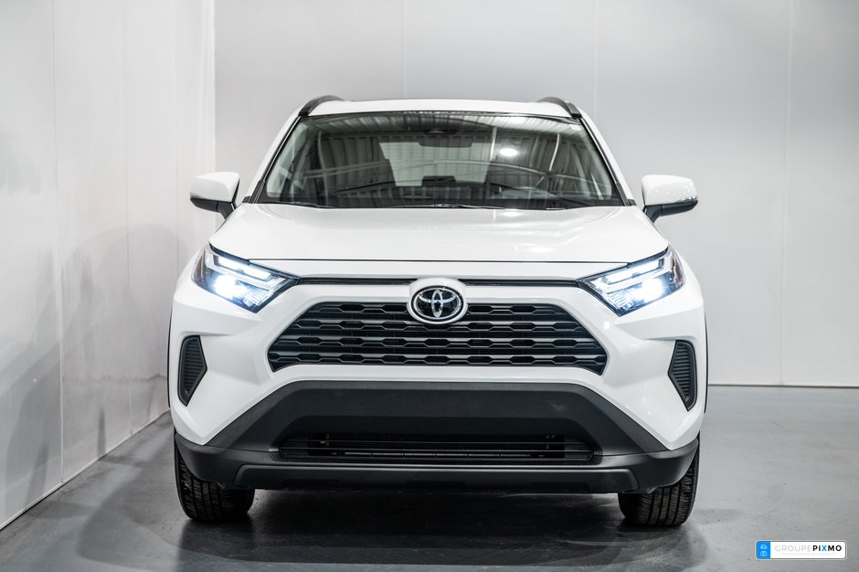 2023 Toyota RAV4 XLE / AWD / TOIT / MAGS / CAMÉRA+++-1