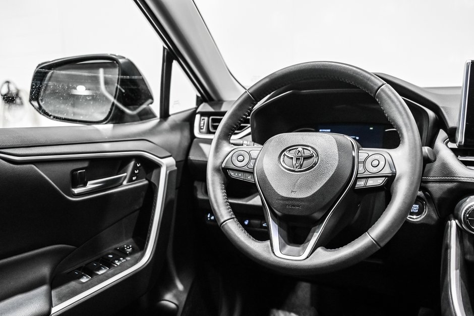 2023 Toyota RAV4 XLE / PREMIUM / AWD / CUIR / APPLE CARPLAY ++-25
