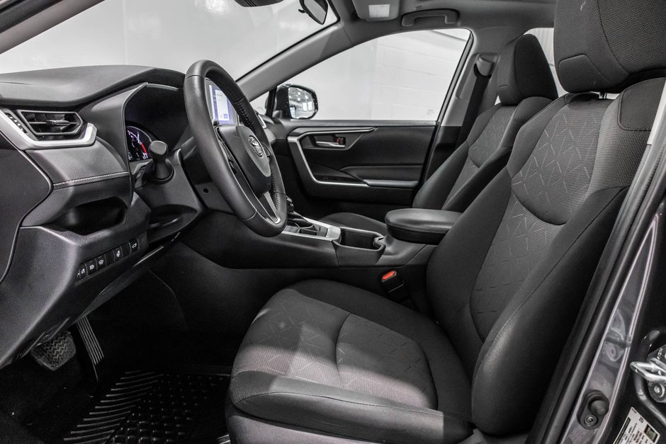 2023 Toyota RAV4 XLE / AWD / TOIT / APPLE CARPLAY / CAMERA +++-15