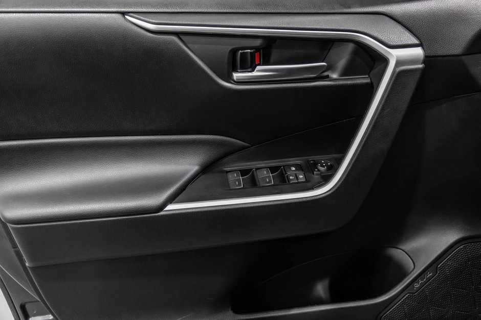 2023 Toyota RAV4 XLE / AWD / TOIT / APPLE CARPLAY / CAMERA +++-13