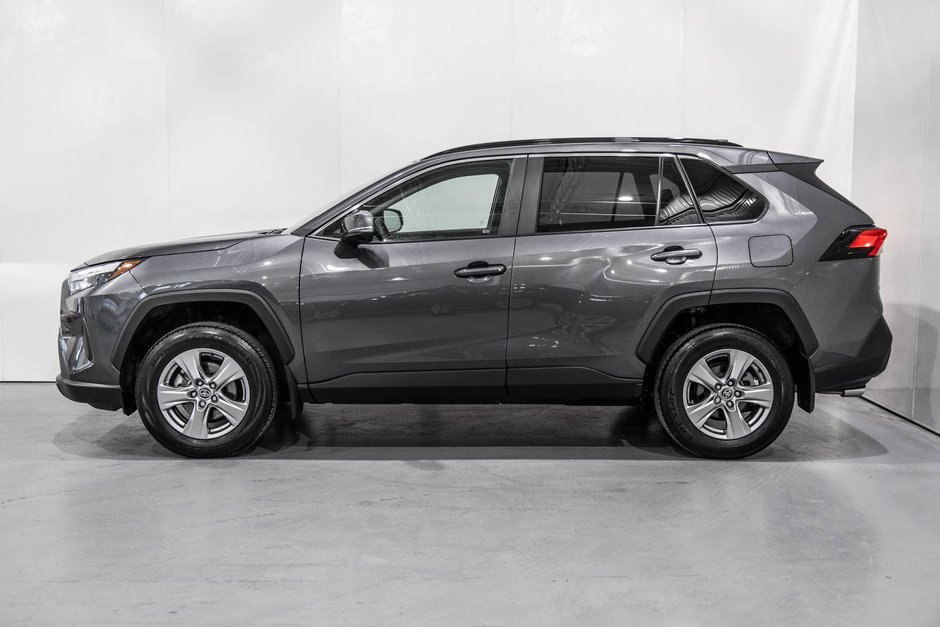 2023 Toyota RAV4 XLE / AWD / TOIT / APPLE CARPLAY / CAMERA +++-6