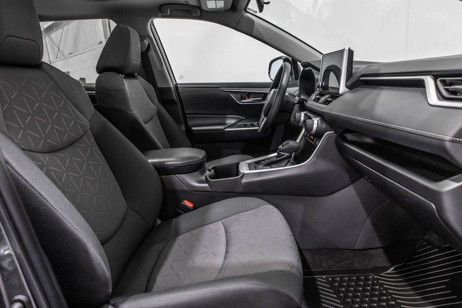 2023 Toyota RAV4 XLE / AWD / TOIT / APPLE CARPLAY / CAMERA +++-36