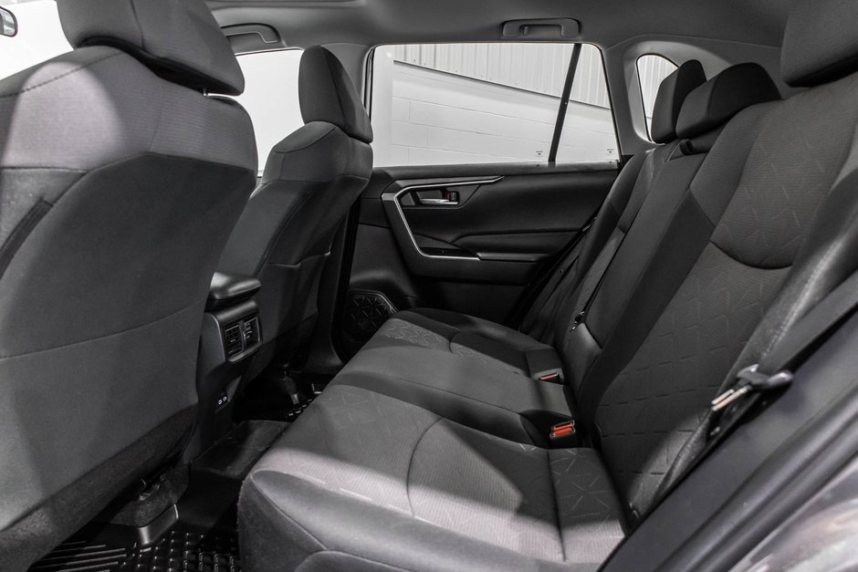 2023 Toyota RAV4 XLE / AWD / TOIT / APPLE CARPLAY / CAMERA +++-32