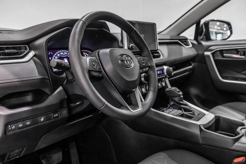2023 Toyota RAV4 XLE / AWD / TOIT / APPLE CARPLAY / CAMERA +++-16