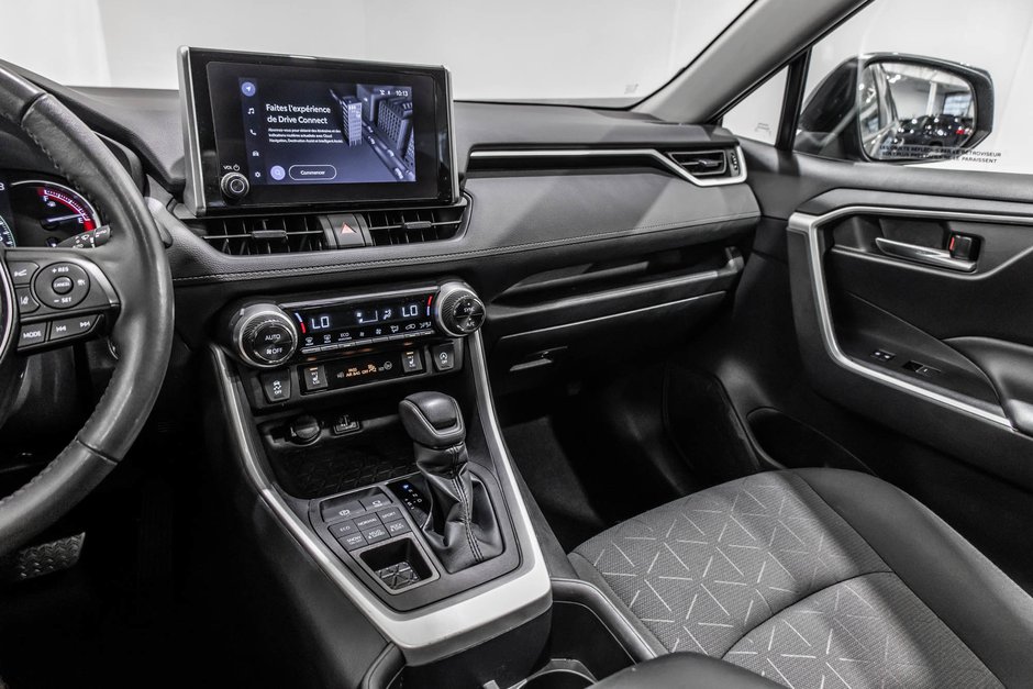 Toyota RAV4 XLE / AWD / TOIT / APPLE CARPLAY / CAMERA +++ 2023-22