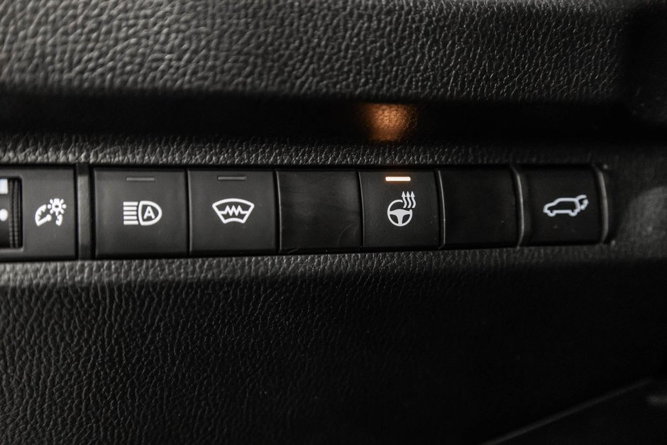 Toyota RAV4 XLE / AWD / TOIT / APPLE CARPLAY / CAMERA +++ 2023-17