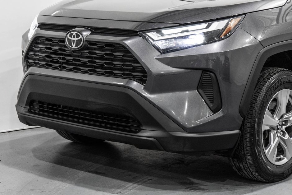 Toyota RAV4 XLE / AWD / TOIT / APPLE CARPLAY / CAMERA +++ 2023-3
