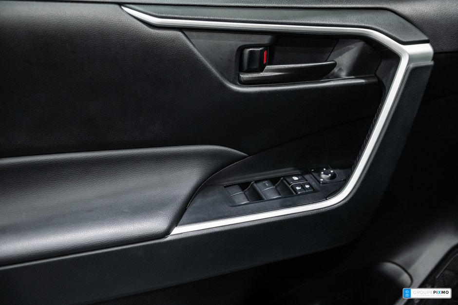 Toyota RAV4 LE / AWD / CAMÉRA DE RECUL / SIÈGES CHAUFFANTS +++ 2024-12