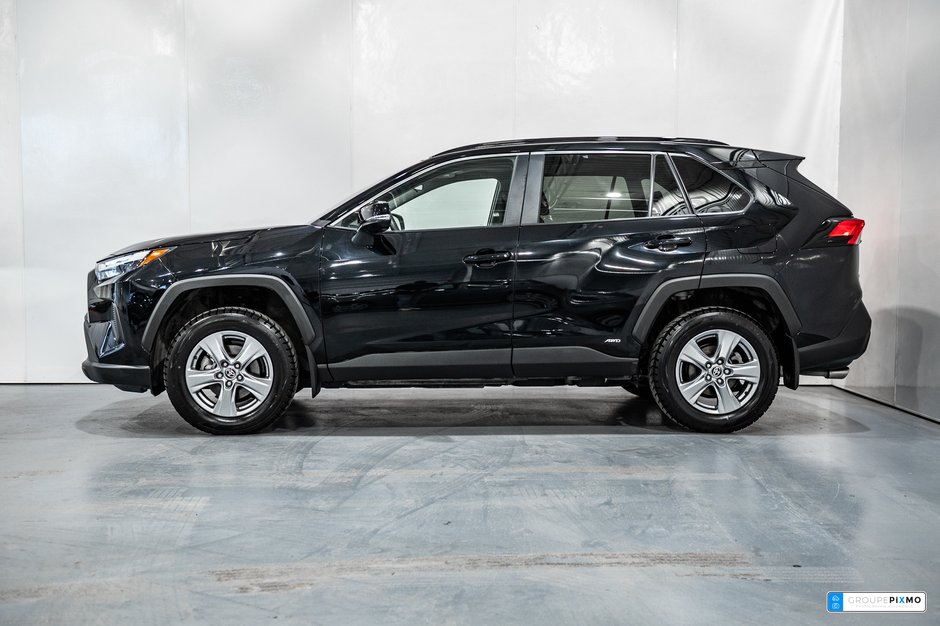 2024 Toyota RAV4 Hybrid HYBRID / XLE / AWD / TOIT / MAGS+++-6