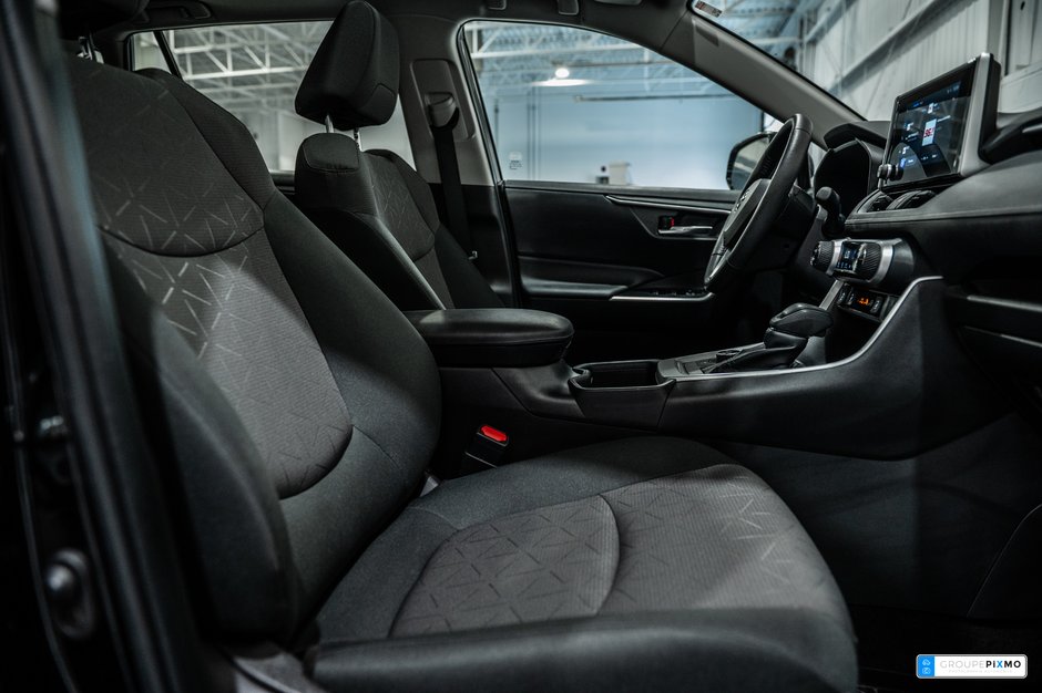 2024 Toyota RAV4 Hybrid HYBRID / XLE / AWD / TOIT / MAGS+++-34