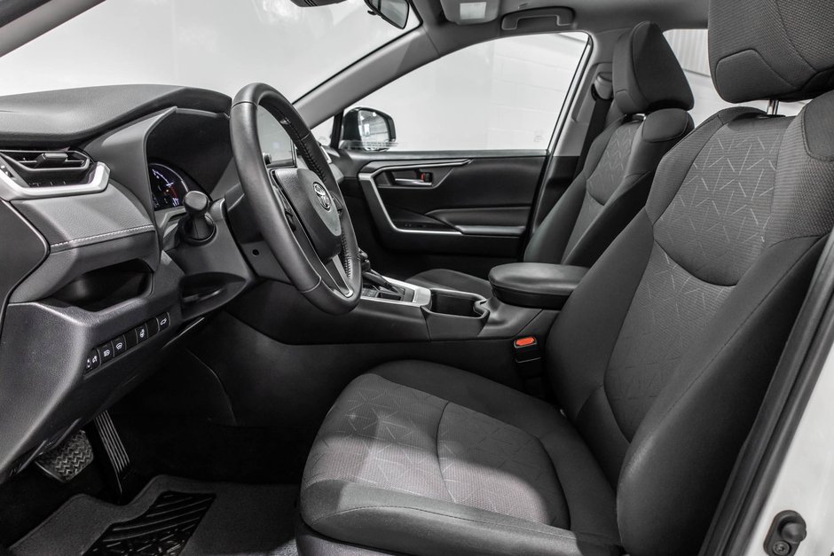 2024 Toyota RAV4 XLE / AWD / TOIT OUVRANT / APPLE CARPLAY / CAMÉRA+-15