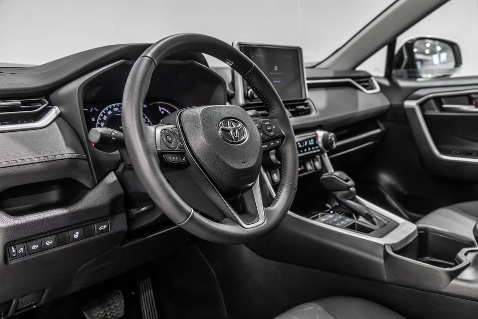2024 Toyota RAV4 XLE / AWD / TOIT OUVRANT / APPLE CARPLAY / CAMÉRA+-16