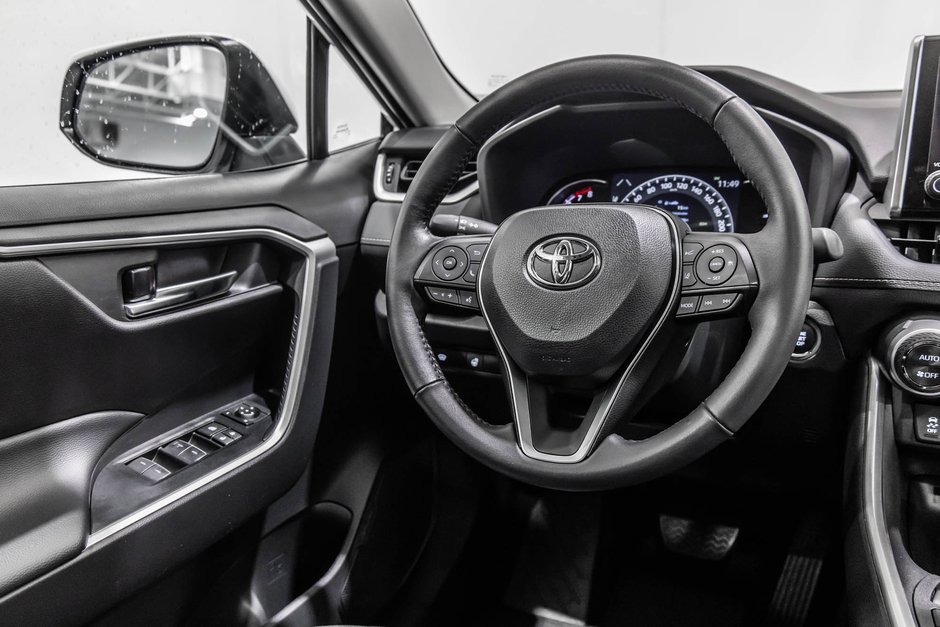 2024 Toyota RAV4 XLE / AWD / TOIT OUVRANT / APPLE CARPLAY / CAMÉRA+-34