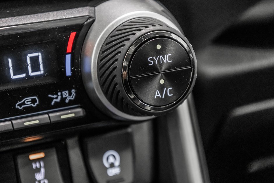 2024 Toyota RAV4 XLE / AWD / TOIT OUVRANT / APPLE CARPLAY / CAMÉRA+-25