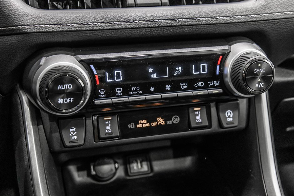 2024 Toyota RAV4 XLE / AWD / TOIT OUVRANT / APPLE CARPLAY / CAMÉRA+-24