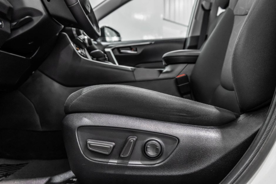 2024 Toyota RAV4 XLE / AWD / TOIT OUVRANT / APPLE CARPLAY / CAMÉRA+-14