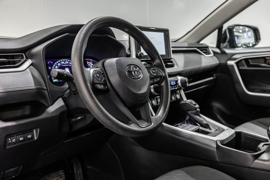 2024 Toyota RAV4 LE / AWD / CAMÉRA DE RECUL / SIÈGES CHAUFFANTS +++-13