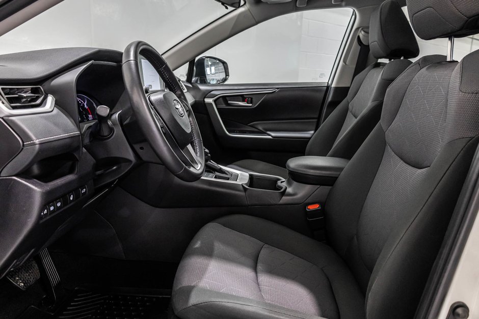 2024 Toyota RAV4 XLE / AWD / TOIT OUVRANT / APPLE CARPLAY / CAMÉRA+-15
