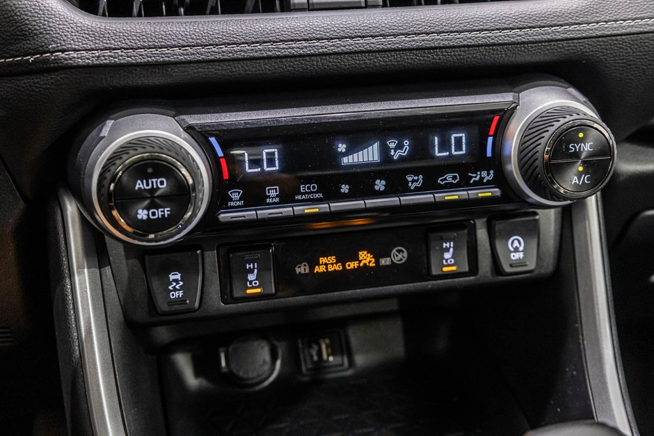 2024 Toyota RAV4 XLE / AWD / TOIT OUVRANT / APPLE CARPLAY / CAMÉRA+-23