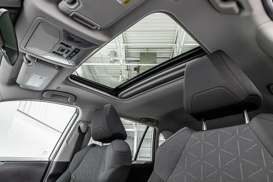 2024 Toyota RAV4 XLE / AWD / TOIT OUVRANT / APPLE CARPLAY / CAMÉRA+-29