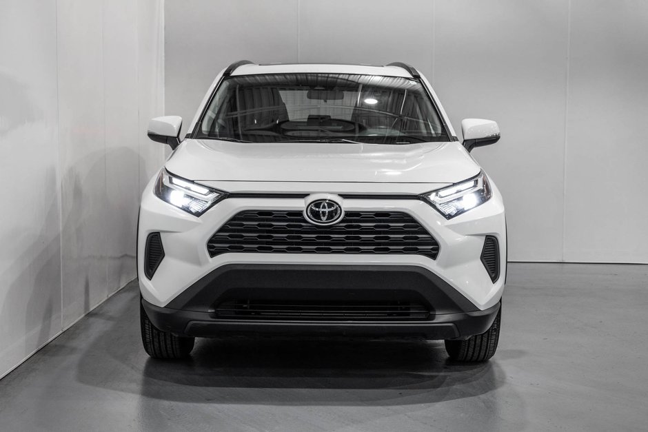 2024 Toyota RAV4 XLE / AWD / TOIT OUVRANT / APPLE CARPLAY / CAMÉRA+-1