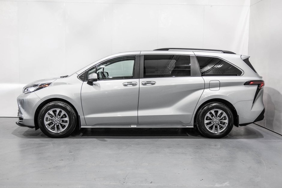 2023 Toyota Sienna Hybrid XLE / HYBRIDE / CUIR / APPLE CARPLAY / CAMÉRA+++-6