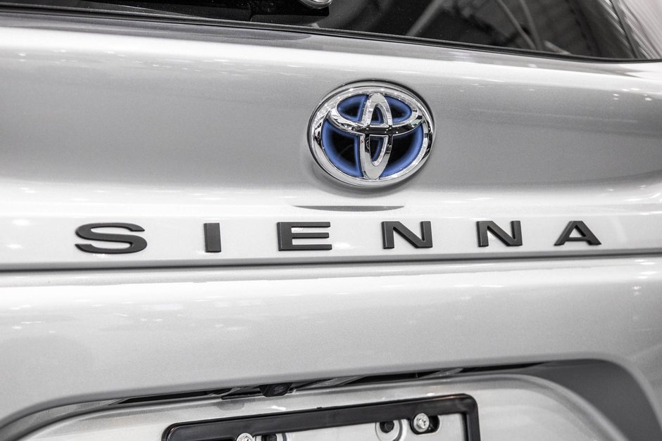 2023 Toyota Sienna Hybrid XLE / HYBRIDE / CUIR / APPLE CARPLAY / CAMÉRA+++-10