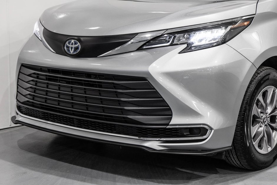 2023 Toyota Sienna Hybrid XLE / HYBRIDE / CUIR / APPLE CARPLAY / CAMÉRA+++-3