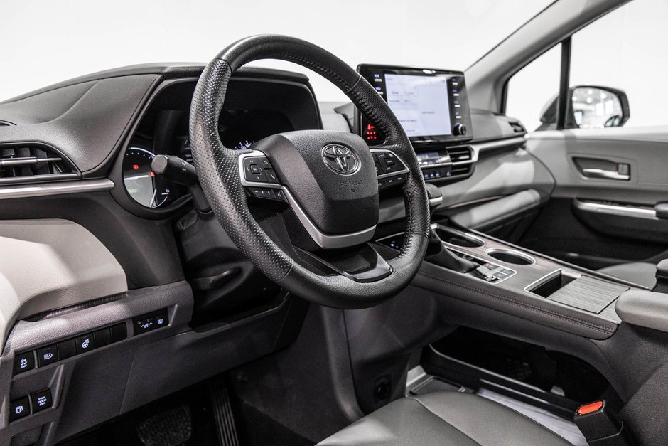 2023 Toyota Sienna Hybrid XLE / HYBRIDE / CUIR / APPLE CARPLAY / CAMÉRA+++-17