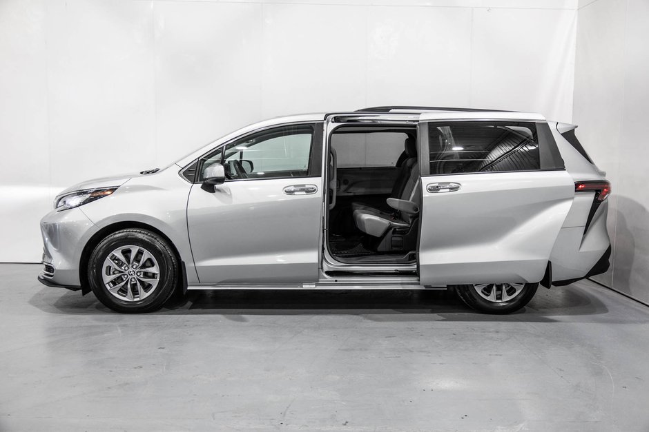 2023 Toyota Sienna Hybrid XLE / HYBRIDE / CUIR / APPLE CARPLAY / CAMÉRA+++-7