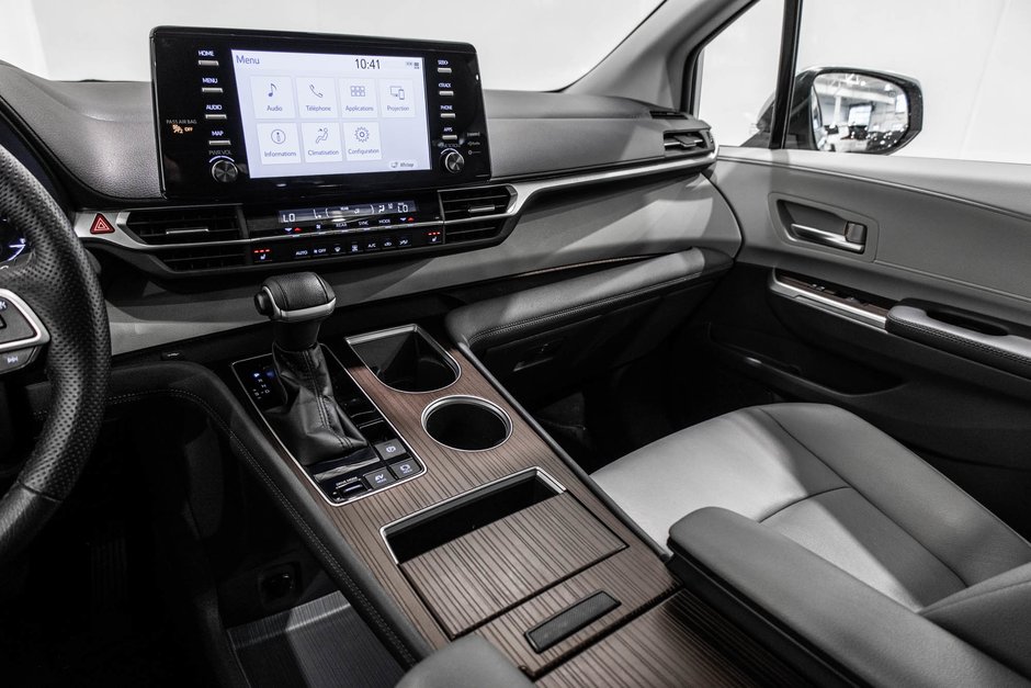 2023 Toyota Sienna Hybrid XLE / HYBRIDE / CUIR / APPLE CARPLAY / CAMÉRA+++-23