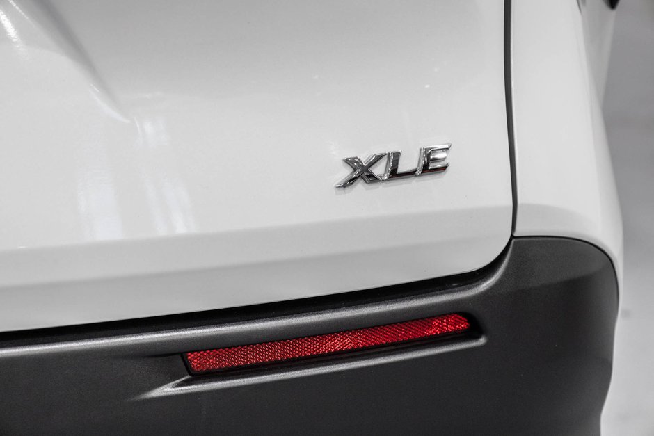 2025 Toyota Sienna Hybrid XLE / HYBRIDE / CUIR / APPLE CARPLAY / CAMÉRA+++-12