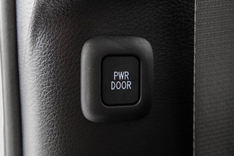 2025 Toyota Sienna Hybrid XLE / HYBRIDE / CUIR / APPLE CARPLAY / CAMÉRA+++-36