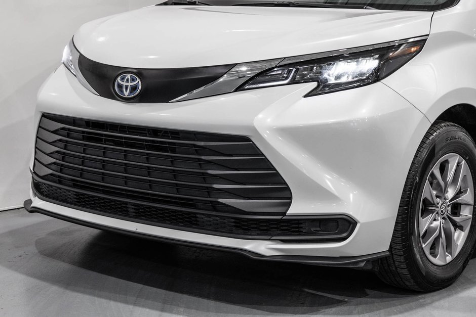 2025 Toyota Sienna Hybrid XLE / HYBRIDE / CUIR / APPLE CARPLAY / CAMÉRA+++-3