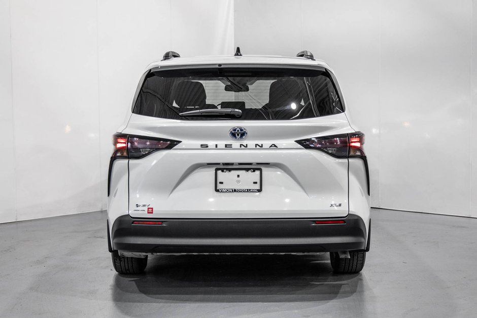 2025 Toyota Sienna Hybrid XLE / HYBRIDE / CUIR / APPLE CARPLAY / CAMÉRA+++-9