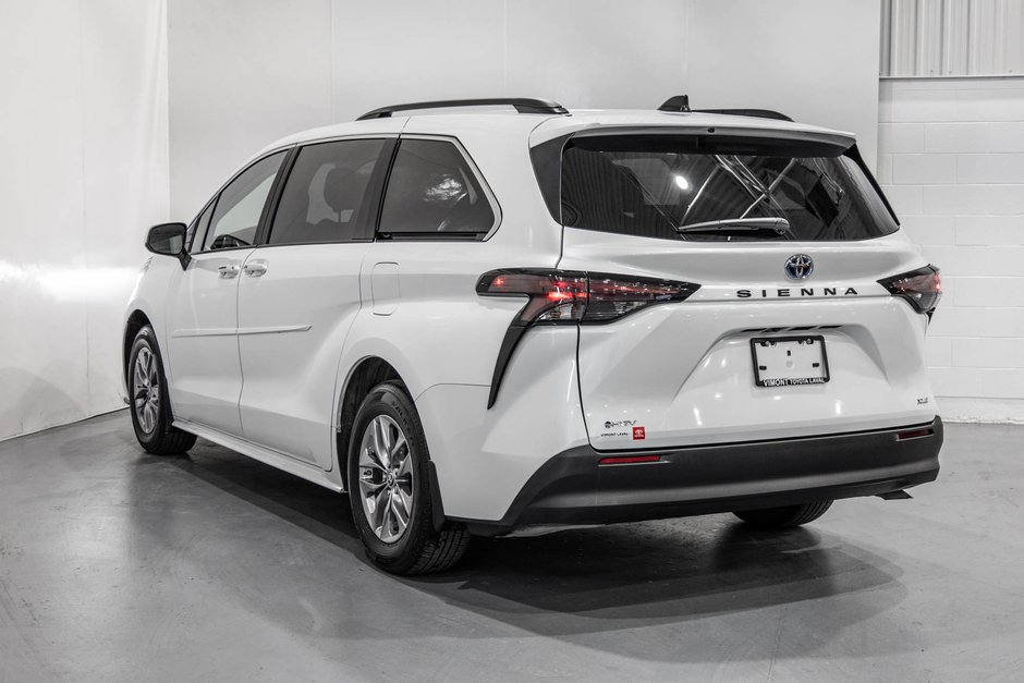 2025 Toyota Sienna Hybrid XLE / HYBRIDE / CUIR / APPLE CARPLAY / CAMÉRA+++-8