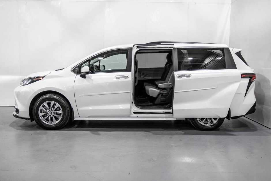 2025 Toyota Sienna Hybrid XLE / HYBRIDE / CUIR / APPLE CARPLAY / CAMÉRA+++-7