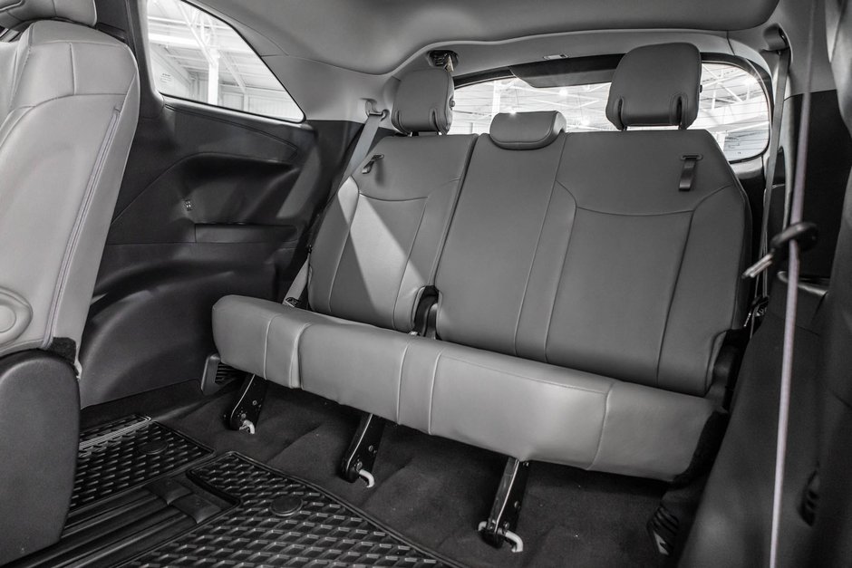 2025 Toyota Sienna Hybrid XLE / HYBRIDE / CUIR / APPLE CARPLAY / CAMÉRA+++-35