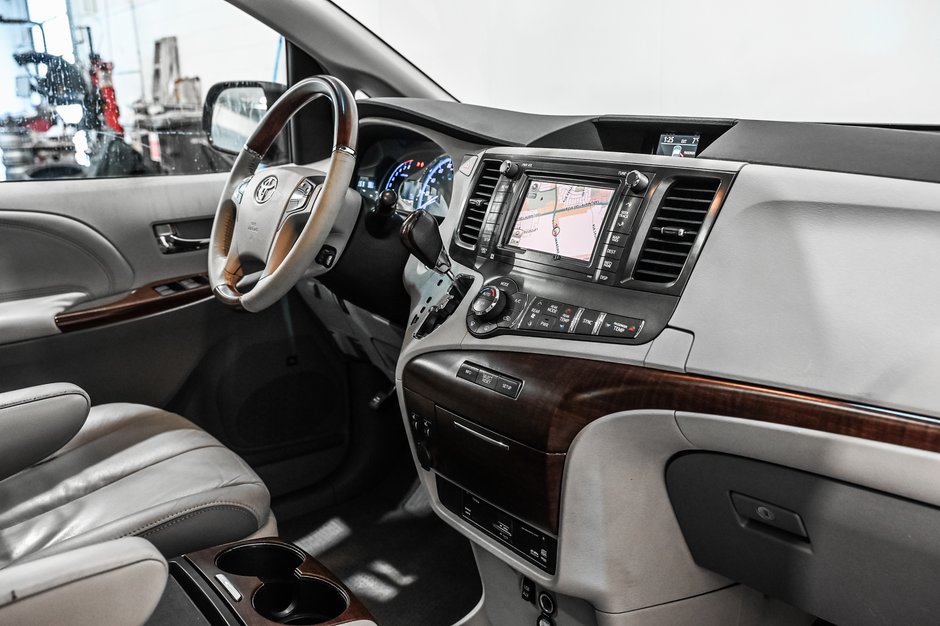 2011 Toyota Sienna LIMITED / CUIR / TOIT OUVRANT / JBL / TOIT OUVRANT-31