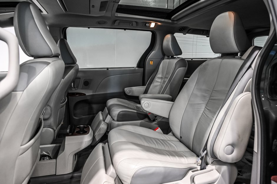 2011 Toyota Sienna LIMITED / CUIR / TOIT OUVRANT / JBL / TOIT OUVRANT-26