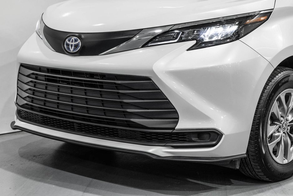 2025 Toyota Sienna Hybrid XLE / HYBRIDE / CUIR / APPLE CARPLAY / CAMÉRA+++-3