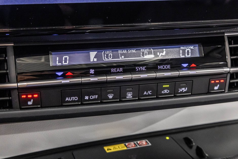 2025 Toyota Sienna Hybrid XLE / HYBRIDE / CUIR / APPLE CARPLAY / CAMÉRA+++-25
