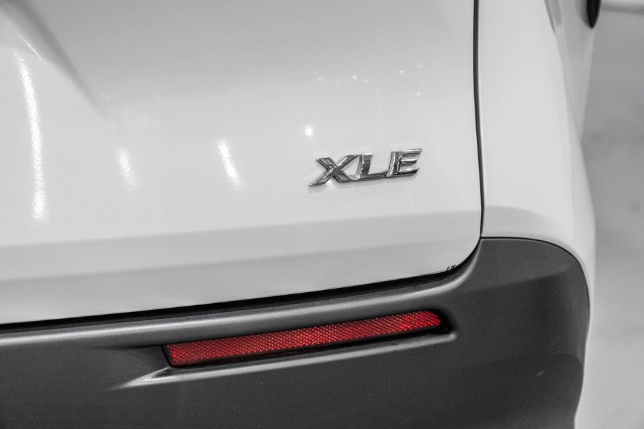2025 Toyota Sienna Hybrid XLE / HYBRIDE / CUIR / APPLE CARPLAY / CAMÉRA+++-12