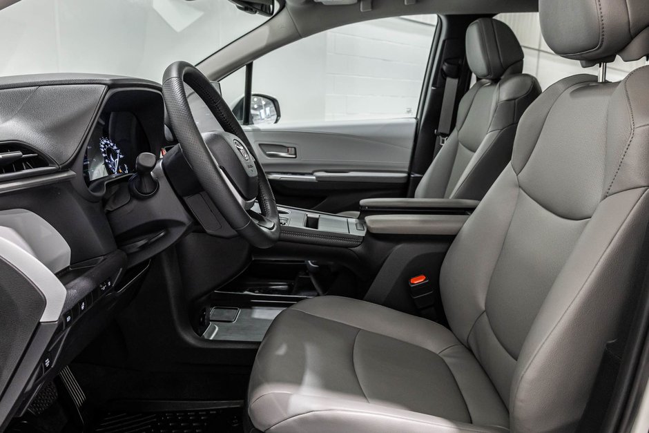 2025 Toyota Sienna Hybrid XLE / HYBRIDE / CUIR / APPLE CARPLAY / CAMÉRA+++-17