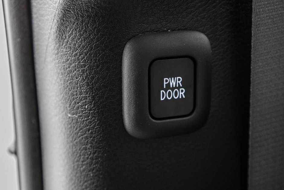2025 Toyota Sienna Hybrid XLE / HYBRIDE / CUIR / APPLE CARPLAY / CAMÉRA+++-33