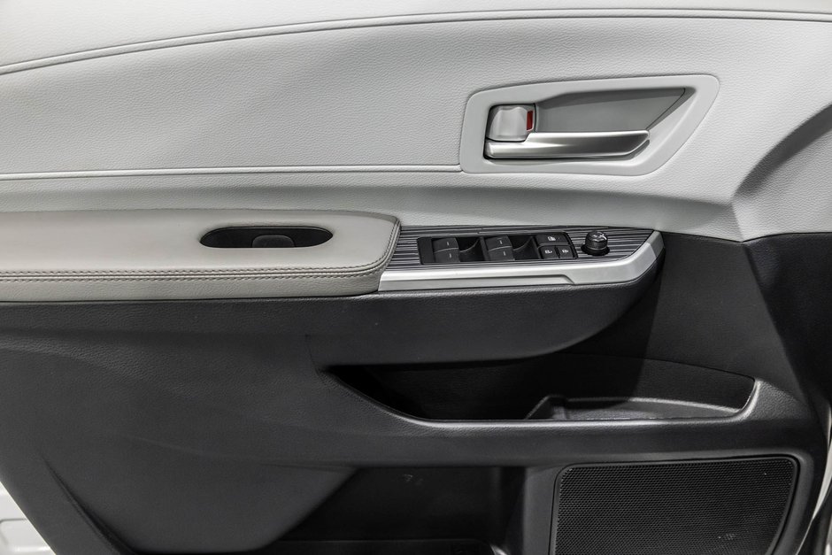 2025 Toyota Sienna Hybrid XLE / HYBRIDE / CUIR / APPLE CARPLAY / CAMÉRA+++-15