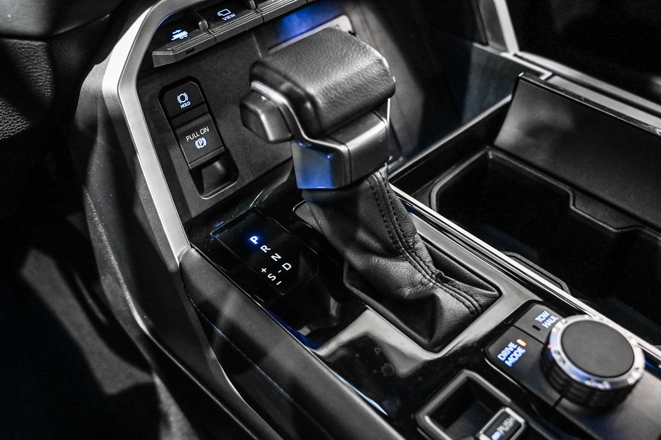 2022 Toyota Tundra Hybrid 2022 / Platinum / Hybrid / CREWMAX +++-21