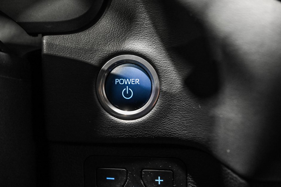 2022 Toyota Tundra Hybrid 2022 / Platinum / Hybrid / CREWMAX +++-24