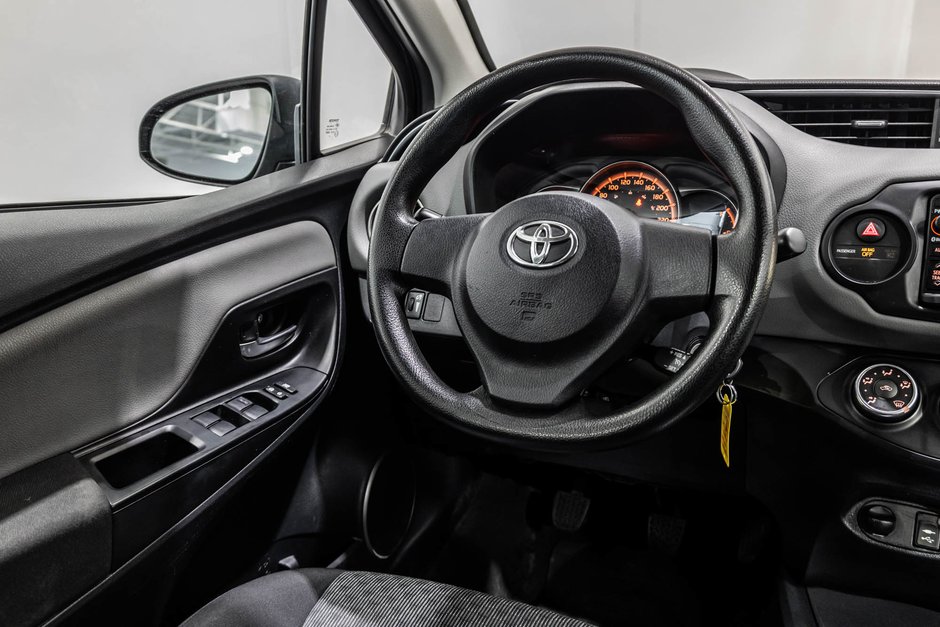 Toyota Yaris LE / A/C / BLUETOOTH / GR ÉLÉCTRIQUE COMPLET+ 2015-23